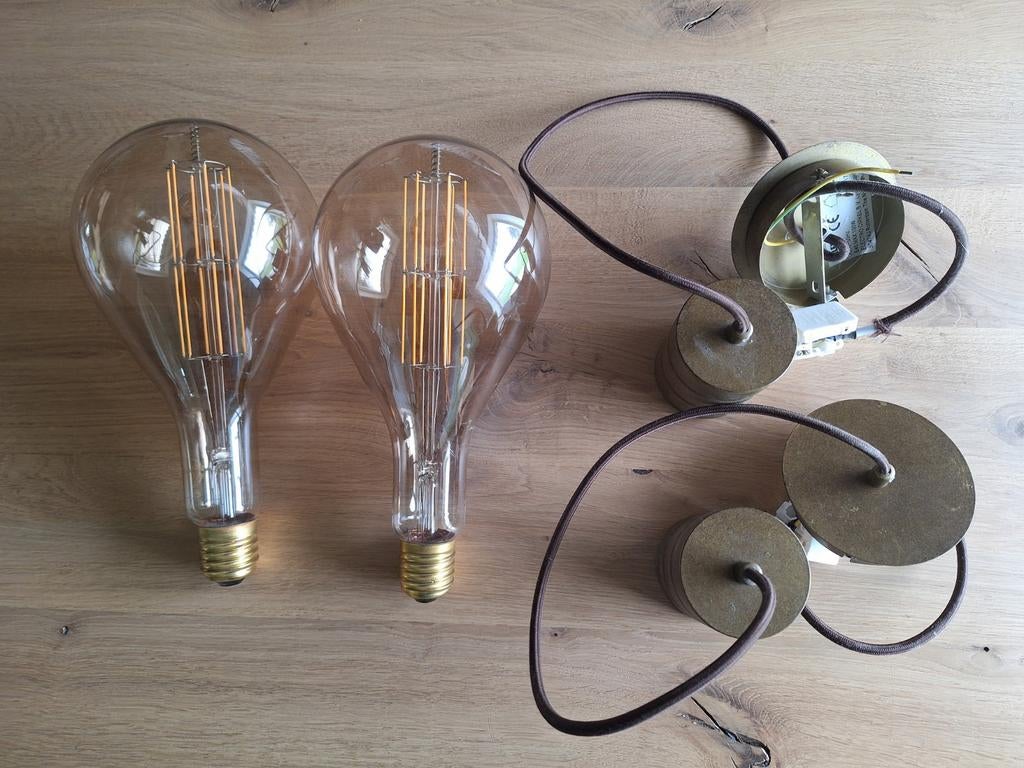 Twee grote LED lampen met fittingen, Led-lamp, Gebruikt, E27 (groot), Ophalen