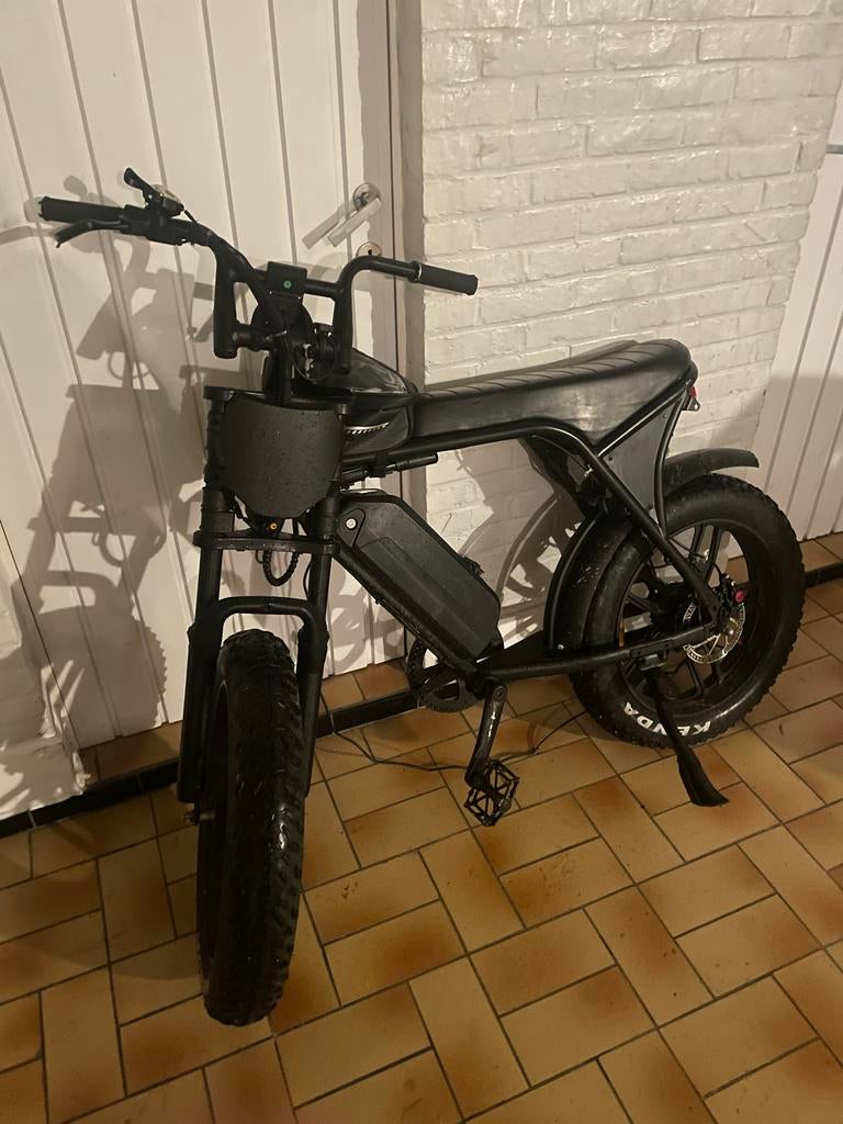 Fatbike v8 hasselr, Ophalen, Zo goed als nieuw