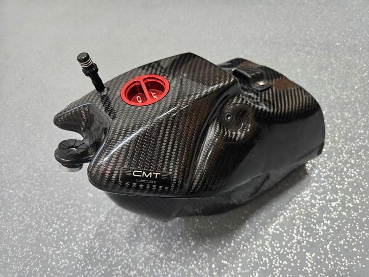 Carbon monoblock brandstoftank Honda CRF, Motoren, Onderdelen | Honda, Gebruikt, Ophalen of Verzenden