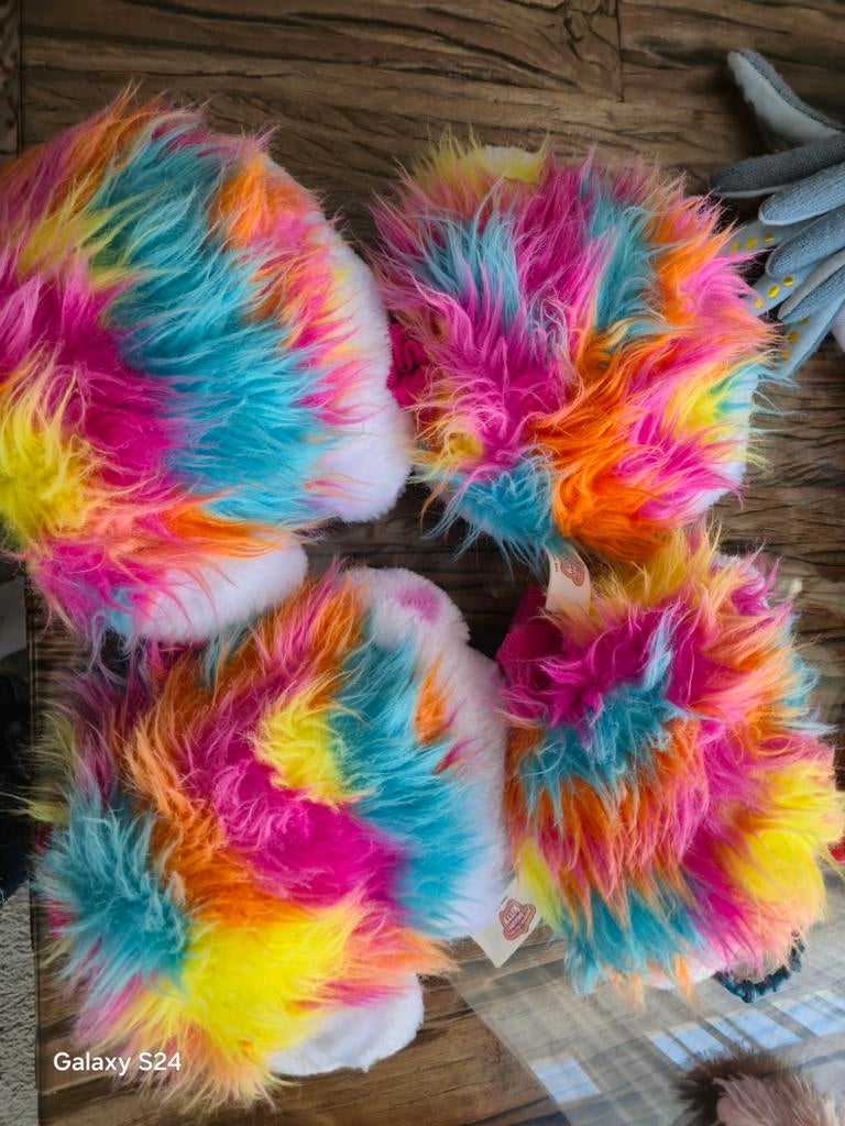 katten klauwen knuffels, Kinderen en Baby's, Speelgoed | Knuffels en Pluche, Ophalen of Verzenden, Gebruikt, Overige typen