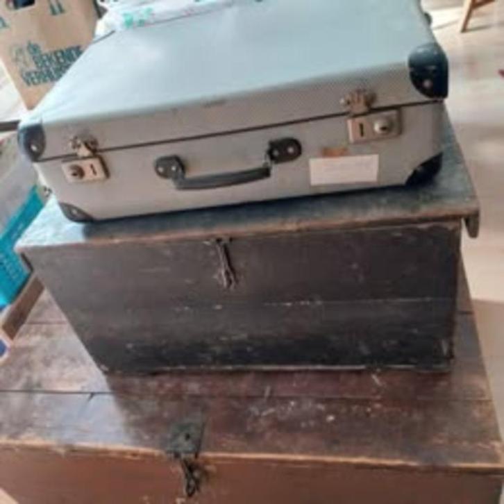 2 oude kisten en 1 koffer uit Frankrijk, Antiek en Kunst, Antiek | Servies los, Ophalen