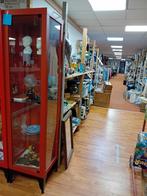 Vitrinekast - 3-zijdig glas - Goede staat!, Huis en Inrichting, Kasten | Vitrinekasten, Ophalen, Tbeishuizen59@gmail.com, Minder dan 50 cm