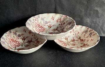Johnson Brothers England 3 céréal schaaltjes. Rose Chintz. beschikbaar voor biedingen