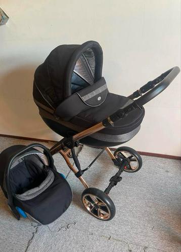 Mooie 2-in-1 Kinderwagen in Uitstekende Staat! beschikbaar voor biedingen