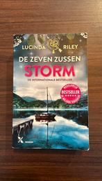 Lucinda Riley - Storm (De Zeven Zussen), Boeken, Literatuur, Gelezen, Lucinda Riley, Ophalen of Verzenden