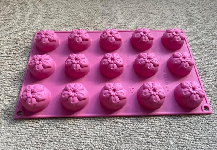 Siliconen Mal, 15 Vormpjes 4cm Doorsnee chocola zeep bonbons, Huis en Inrichting, Keuken | Keukenbenodigdheden, Nieuw, Ophalen of Verzenden