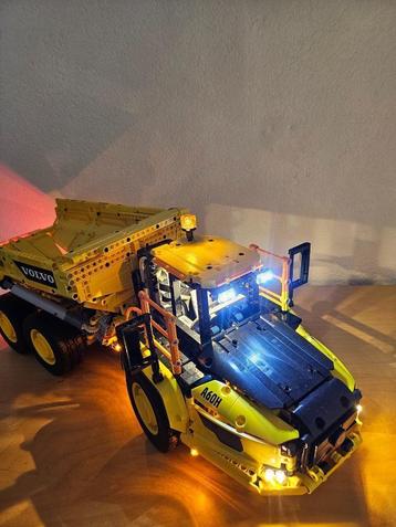 Technic Lego 42114 Volvo 6x6 Truck met kieptrailer + licht beschikbaar voor biedingen