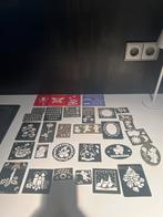 Embossing mallen - 5 kunststof, 27 metaal, Hobby en Vrije tijd, Kaarten | Zelf maken, Ophalen of Verzenden, Gebruikt, Overige typen