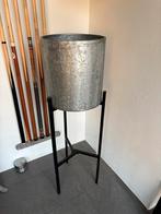 Zinken pot met standaard, Tuin en Terras, Bloempotten, Rond, Binnen, Ophalen of Verzenden, Zo goed als nieuw
