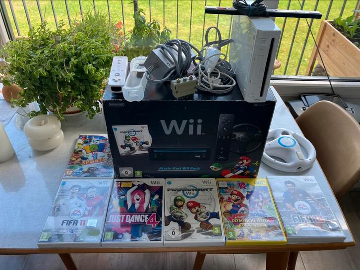 Nintendo Wii Mario kart edition in doos!, Spelcomputers en Games, Spelcomputers | Nintendo Wii, Zo goed als nieuw, Met 1 controller