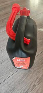 Carpoint kunststof benzine jerrycan 5 liter met schenktuit, Ophalen of Verzenden, Gebruikt