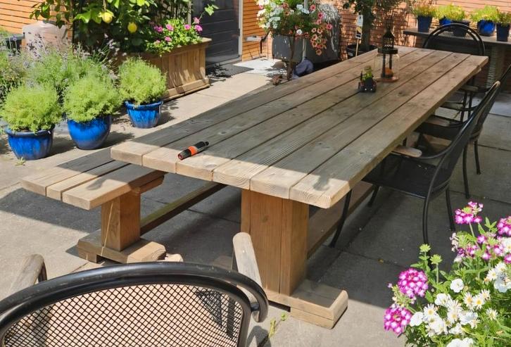 Robuste tuintafel van Douglas hout met 1 bijbehorende bank, Tuin en Terras, Tuintafels, Zo goed als nieuw, Rechthoekig, Hout, Ophalen