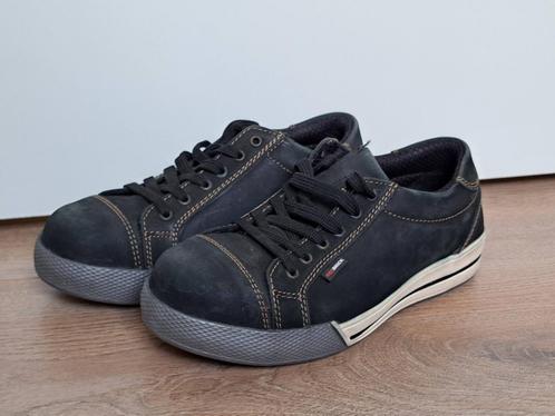 Werkschoenen van redbrick bronze maat 40 safty sneakers, Doe-het-zelf en Verbouw, Veiligheidskleding, Zo goed als nieuw, Ophalen of Verzenden