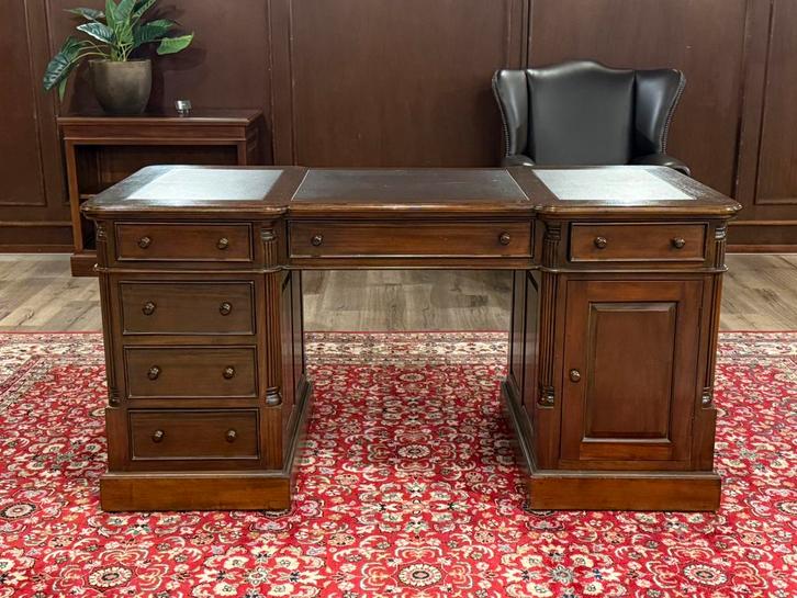 Klassiek Engels bureau #603, Huis en Inrichting, Bureaus, Zo goed als nieuw, Bureau, Ophalen of Verzenden