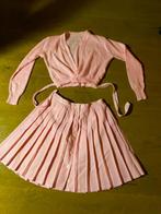 roze rokje en overslagvestje, Carnaval, Kleding, Gedragen, Ophalen