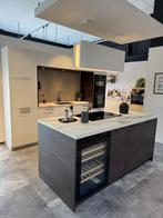 Kvik Keuken Veda van €14.146,- voor €6000, Ophalen, Gebruikt, Wit, Graniet of Steen