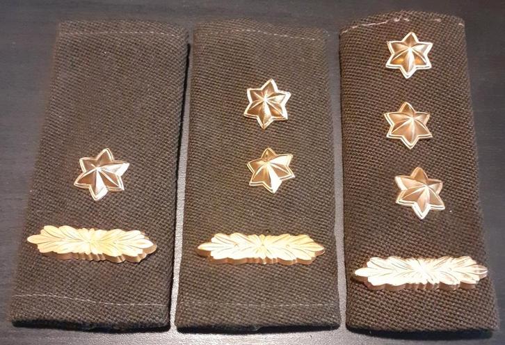 Aangeboden drie enkele rangen, Verzamelen, Militaria | Algemeen, Landmacht, Kleding of Schoenen, Nederland, Ophalen of Verzenden