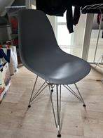 Eames DSR-stijl stoel – grijs – aluminium onderstel, Huis en Inrichting, Stoelen, Ophalen, Kunststof, Gebruikt, Eén