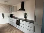 Grijze complete keuken 450cm breed, Huis en Inrichting, Keuken | Complete keukens, Ophalen, Enkelwandige keuken, Zo goed als nieuw