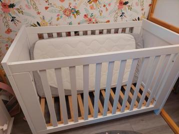 Baby ledikant t.w.f beschikbaar voor biedingen