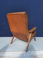 Retro vintage fauteuil, stoel met bruin skai kunstleer, Huis en Inrichting, Fauteuils, Retro vintage, Hout, Minder dan 75 cm, Minder dan 50 cm