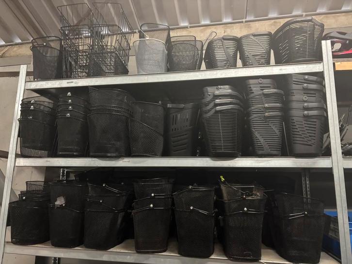 Diverse scootmobiel/fiets manden, Diversen, Rolstoelen, Zo goed als nieuw, Elektrische rolstoel, Ophalen of Verzenden