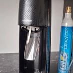 Sodastream met drie flessen en gascillinder, Huis en Inrichting, Ophalen, Zo goed als nieuw
