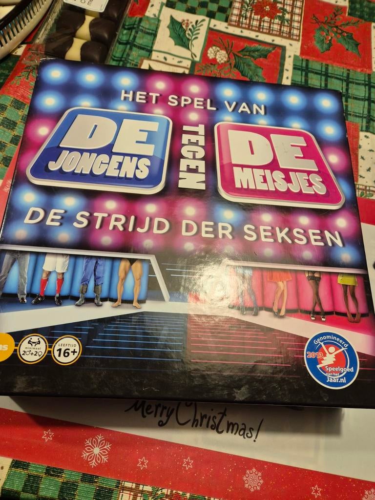 De Jongens tegen de Meisjes - Bordspel, Hobby en Vrije tijd, Gezelschapsspellen | Bordspellen, Vijf spelers of meer, Ophalen, Zo goed als nieuw