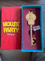 Disney limited mickey mouse 90 party key /sleutel, Ophalen of Verzenden, Mickey Mouse, Zo goed als nieuw, Beeldje of Figuurtje
