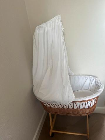 Rotan | wieg beschikbaar voor biedingen