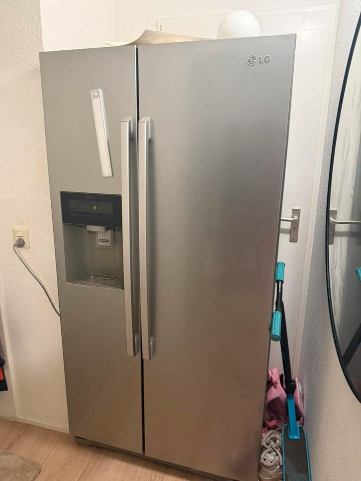 LG, Witgoed en Apparatuur, Koelkasten en IJskasten, Zo goed als nieuw, Met aparte vriezer, 200 liter of meer, 160 cm of meer, 60 cm of meer