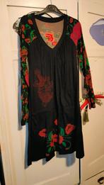Desigual zwarte jurk met bloemen en draak. Maat M / L, Maat 38/40 (M), Zwart, Ophalen of Verzenden, Zo goed als nieuw