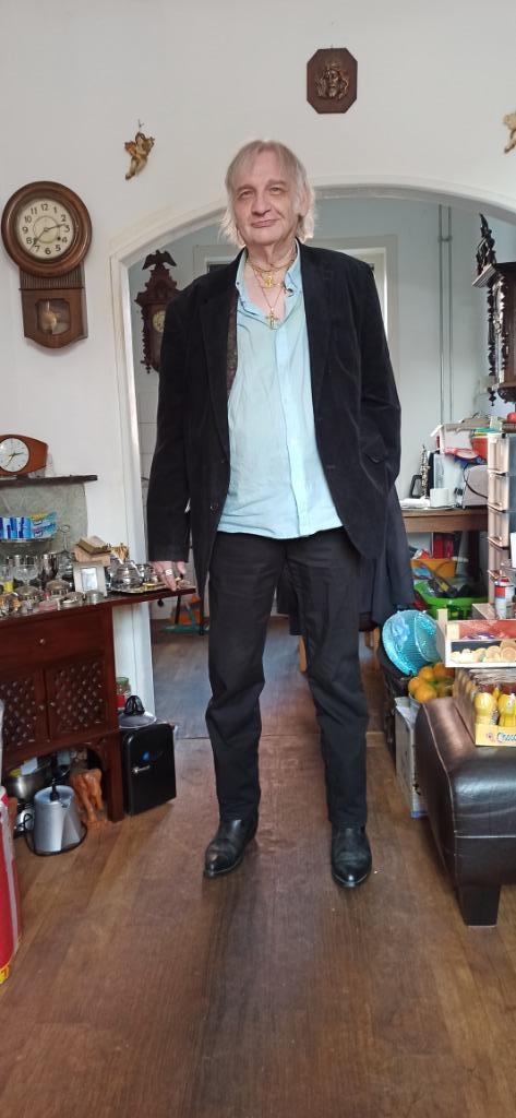 Man zoekt vrouw., Contacten en Berichten, Man zoekt Vrouw