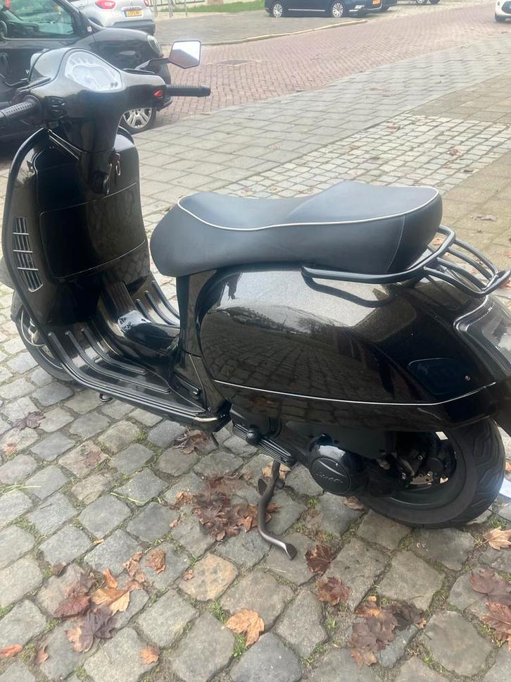 Nette Vespa GTS - Goed Onderhouden, Fietsen en Brommers, Scooters | Vespa, Gebruikt, Overige modellen, Benzine, Ophalen