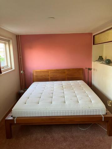 Gratis Groot 2 persoonsbed.