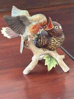 Goebel porseleinen beeld – “Robin with young Cuckoo” (1976), Verzamelen, Beelden en Beeldjes, Ophalen of Verzenden, Zo goed als nieuw