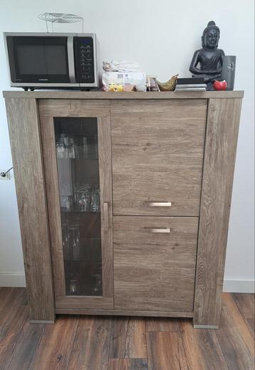 Mooie kast - 136x160x46,5 cm beschikbaar voor biedingen