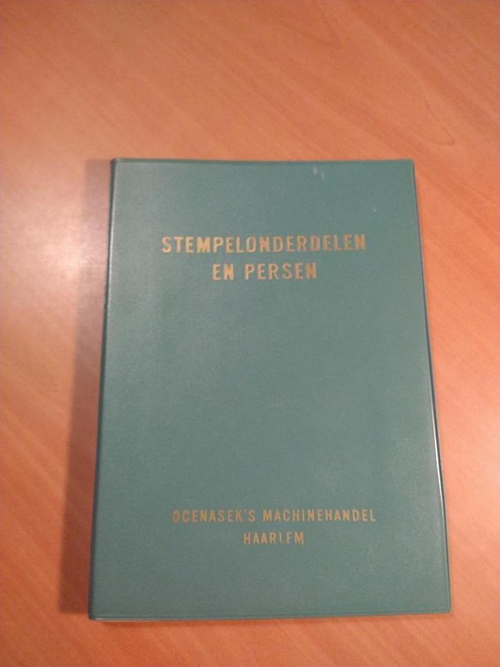 Stempelonderdelen en persen Ocenasek's Machinehandel, Boeken, Overige Boeken, Zo goed als nieuw, Ophalen of Verzenden