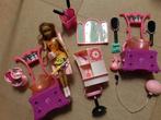 Barbie kappers set met barbiepop, Kinderen en Baby's, Speelgoed | Poppen, Ophalen of Verzenden, Zo goed als nieuw, Barbie