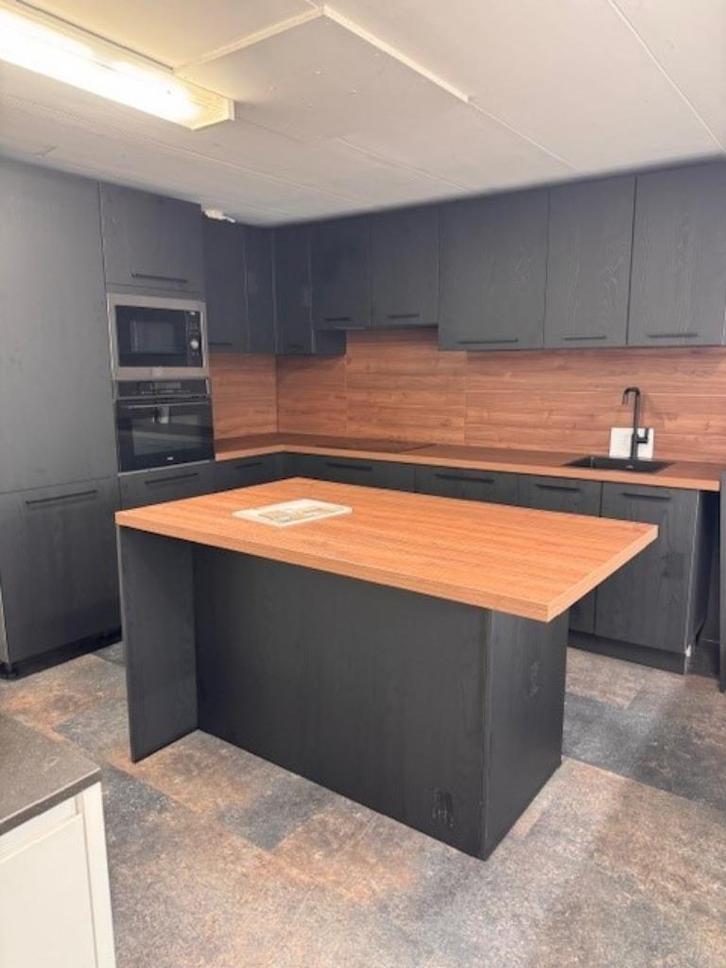 Showroom keuken nieuw van Nolte!!, Huis en Inrichting, Keuken | Complete keukens, Zo goed als nieuw, Hoekkeuken, Zwart, Kunststof