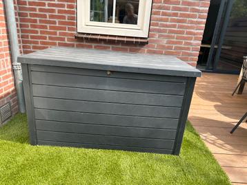GRATIS ALLEEN DIT WEEKEND OP TE HALEN KETER opslag box beschikbaar voor biedingen