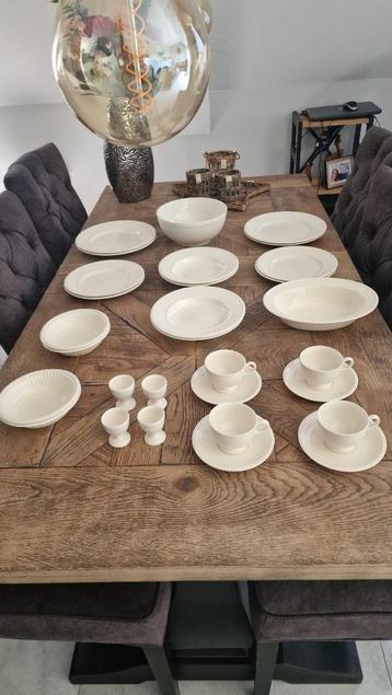Wedgwood Edme 4 persoons servies diner en ontbijt servies beschikbaar voor biedingen