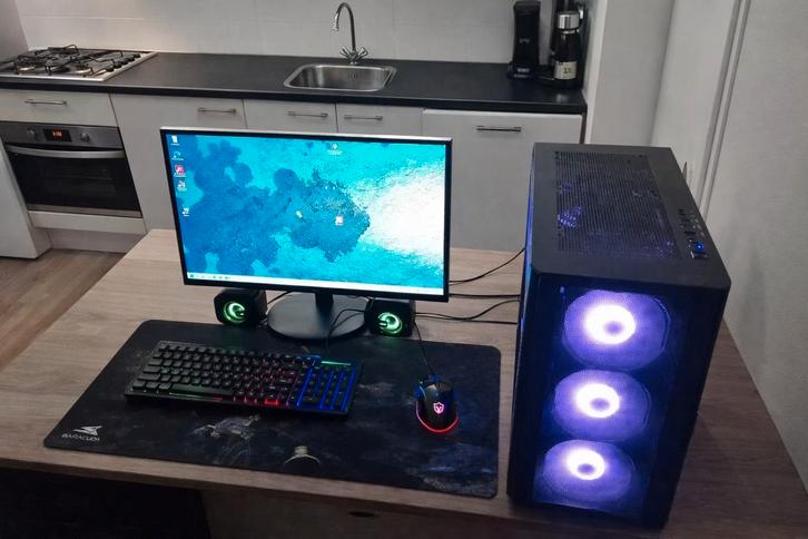 Complete Gaming PC Setup. Ryzen 5 5500, RX 5700 XT. 16GB ram, Computers en Software, Desktop Pc's, Zo goed als nieuw, 3 tot 4 Ghz