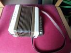 Accordeon / Trekharmonica - BRTKA 1955 - Wolga / Kaukasus, Met riemen, Zo goed als nieuw, Knopaccordeon, 120-bas