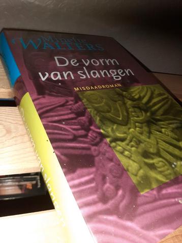 De vorm van slangen - Minette Walters beschikbaar voor biedingen