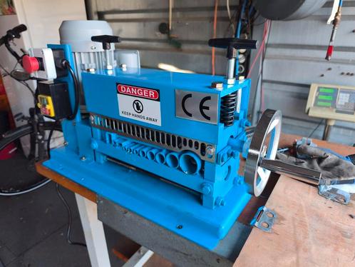 professionele kabelstripmachine nieuw van €699,- voor €399,-, Doe-het-zelf en Verbouw, Elektra en Kabels, Nieuw, Overige typen