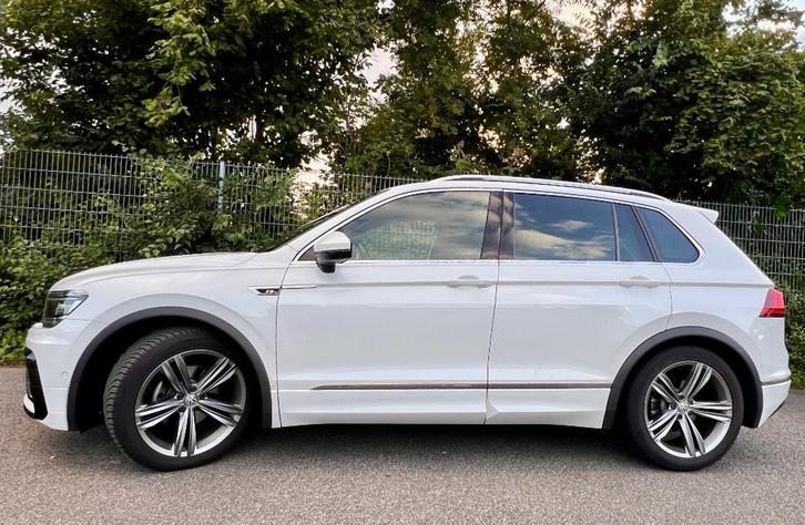 VW TIGUAN HIGHLINE  R-LINE 1.4 150PK TSI DSG PANO LEER TREKH, Auto's, Volkswagen, Particulier, Tiguan, ABS, Achteruitrijcamera
