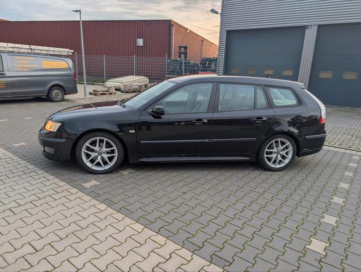 Saab 9-3 1.8 T Sport Estate 2006 Zwart, Auto's, Saab, Bedrijf, Saab 9-3, ABS, Airbags, Airconditioning, Bluetooth, Boordcomputer