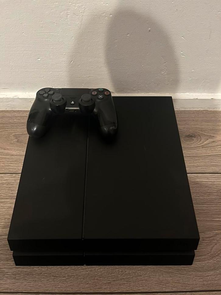 Playstation 4 - compleet inclusief accesoires - getest, Spelcomputers en Games, Spelcomputers | Sony PlayStation 4, Zo goed als nieuw