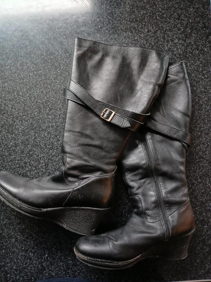 Brede Schacht Laarzen met Plateauzool mt 38, Kleding | Dames, Schoenen, Zo goed als nieuw, Hoge laarzen, Zwart, Ophalen of Verzenden